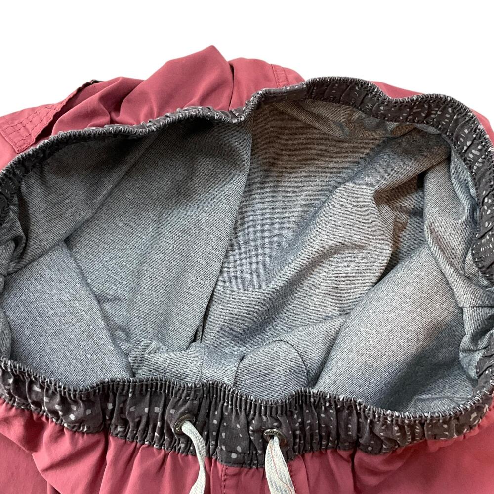 Vuori Kore Shorts Mens Small ? Red Lined Elastic Waist Drawstring Pockets Casual - Picture 7 of 11